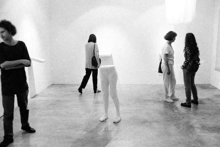Desenhos e esculturas | Exposição individual de Debora Santiago