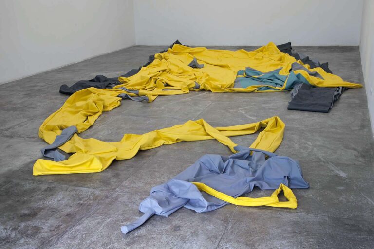 Máquinas pesadas | Exposição individual de João Loureiro