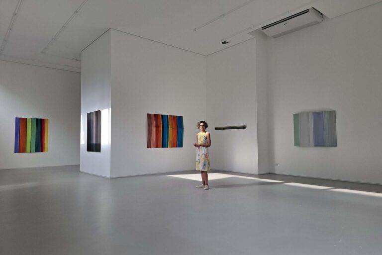 Dobra, tempo, espaço | Exposição individual de Tatiana Stropp